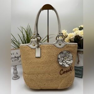 Coach Vintage Hamptons Bleecker Straw Flower Tote White Leather & Gold Hardware